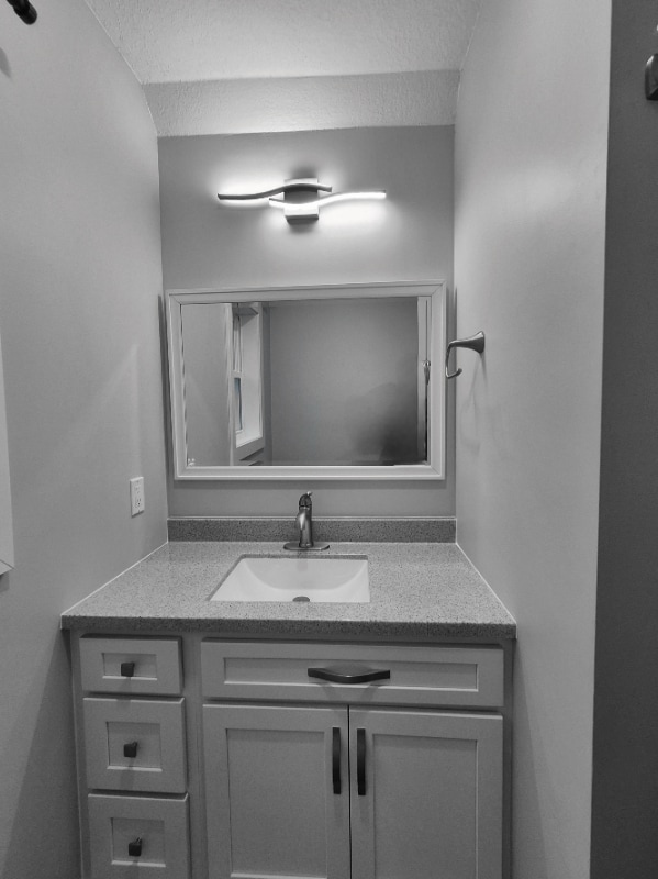 Building Photo - 408 Lake St