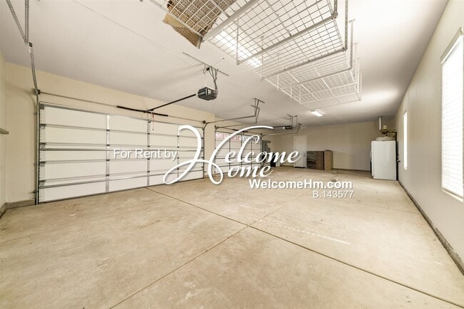 Building Photo - 15020 Redmond Lp