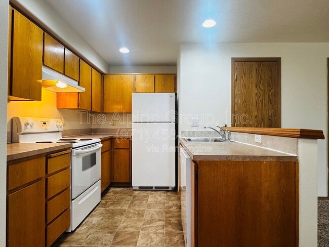 Building Photo - 8314 SE Yamhill St