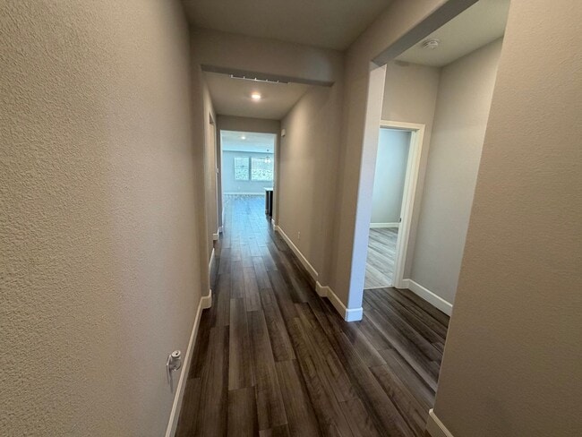 Building Photo - 3 bed/ 2 bath Reno home available in the Wild Stallion Estates