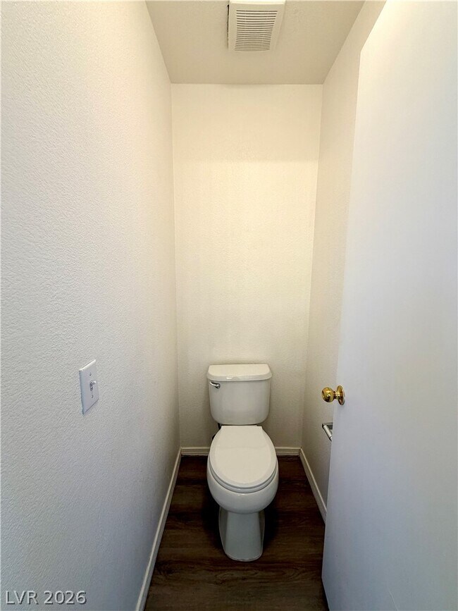 Building Photo - 846 Zinnia Cir