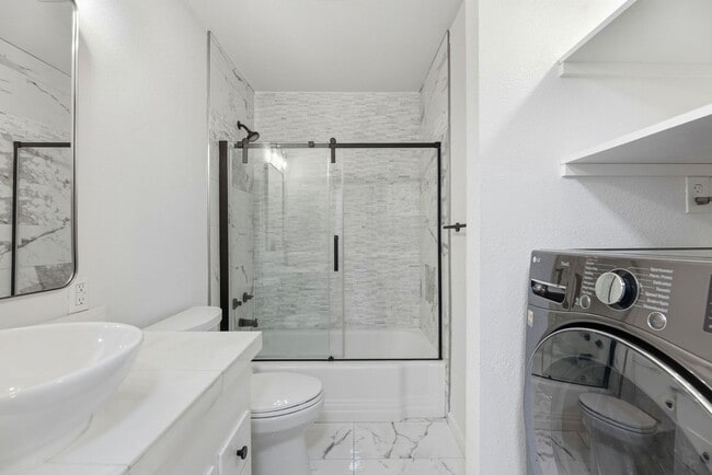 Building Photo - Elegantly Updated Apartment for Rent in Orinda