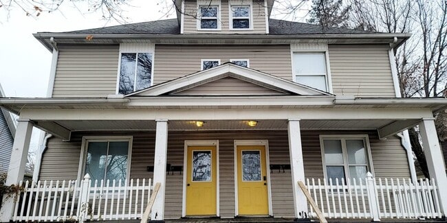 Primary Photo - 1113/1115 Lincolnway west