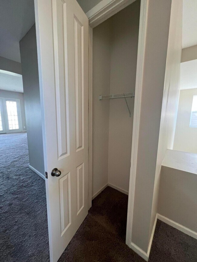 Building Photo - 3203 Rossmore Cir