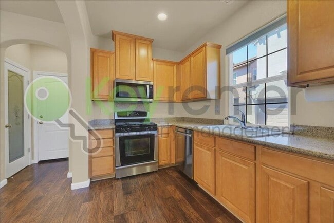 Building Photo - 6123 RolkingHam Ln