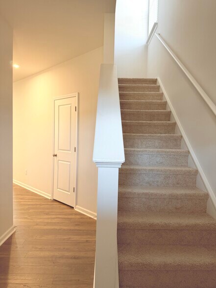 Entryway - 306 Poinsett Bridge Way
