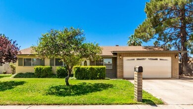 Building Photo - Updated 3bd w/ pool  51ave Bell