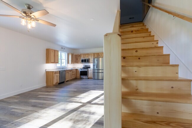 Building Photo - 2045 Southfork Dr