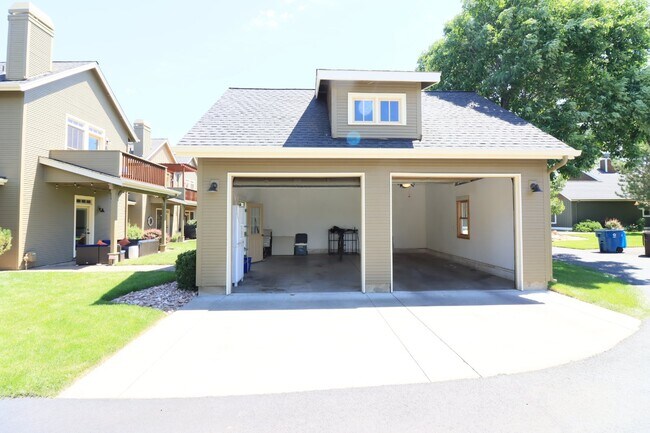 Building Photo - Fully Furnished home in Sisters Oregon