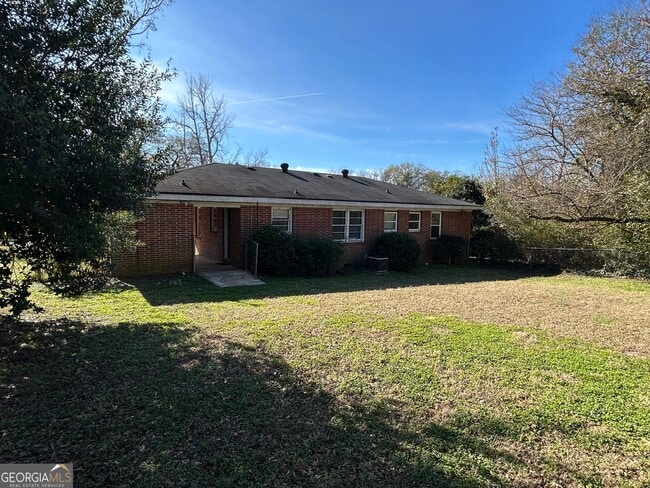 Building Photo - 190 Northcrest Dr