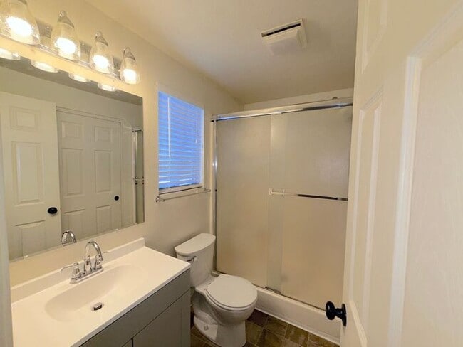 Building Photo - NW Reno Single Story House - 2 Car Garage/Fully Landscaped Yard