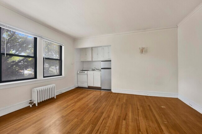 Building Photo - 2959 N Damen Ave