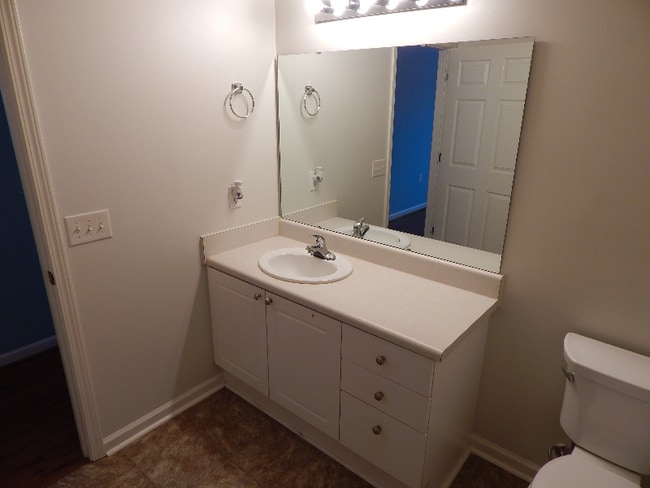 Building Photo - 301 McKenna Cir