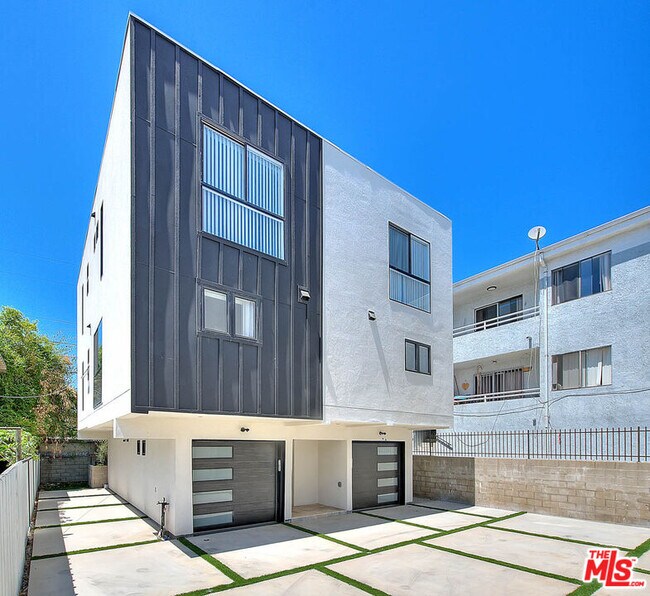 Building Photo - 1015 Wilton Pl