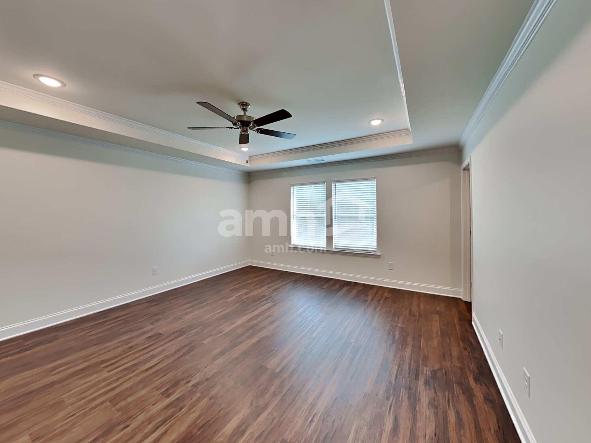 Building Photo - 215 Pecan Dr