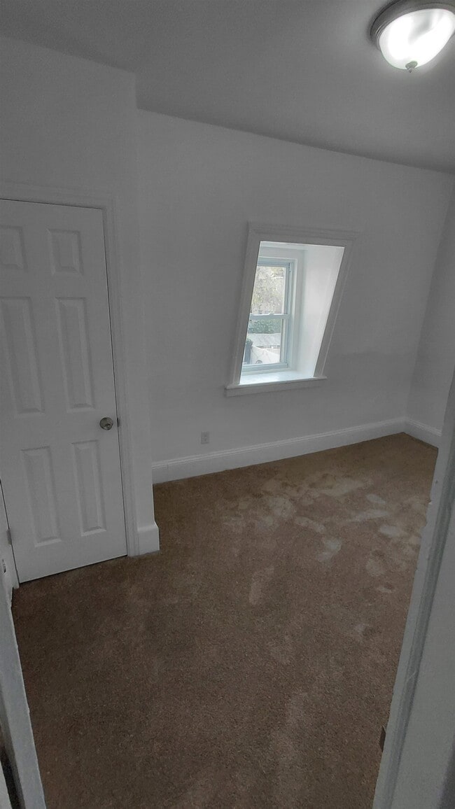 Building Photo - 23 Terhune Ave