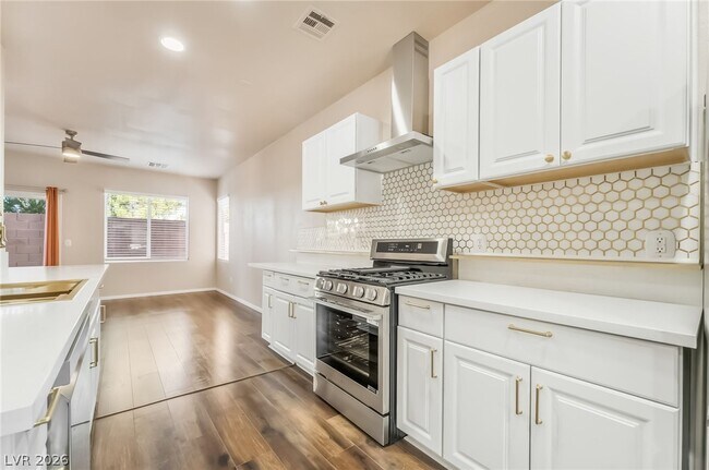 Building Photo - 10471 Masons Creek St