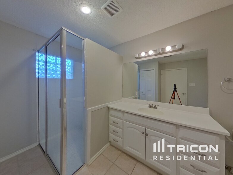 Building Photo - 4108 Coronet Ln