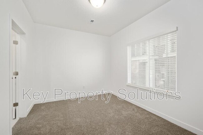 Building Photo - 12981 Devils Carden Ct
