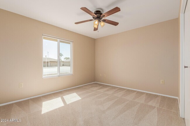 Building Photo - 10214 W Burns Dr