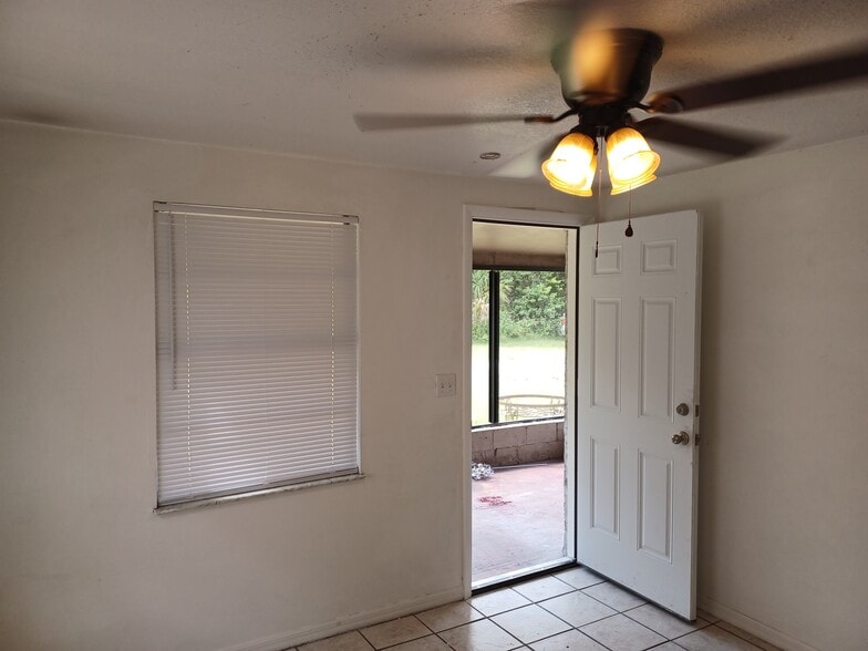 Building Photo - 20714 Caboose Dr