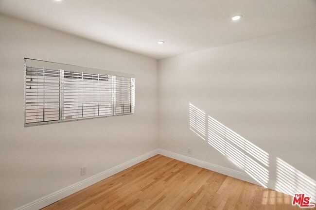 Building Photo - 15005 Killion St