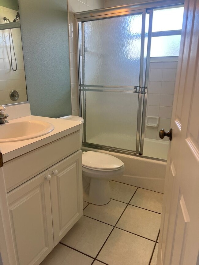 Building Photo - PENDING - 3BR/2BA Single Family Home