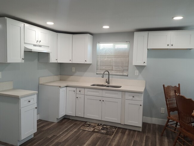 Building Photo - 6538 San Vincente St