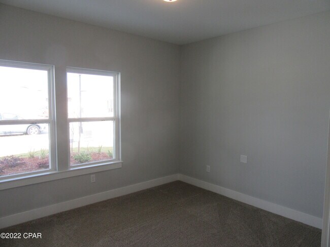 Building Photo - 154 Drews Ln