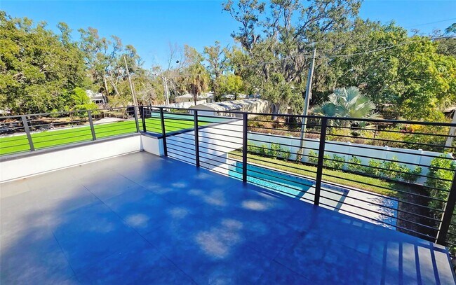 Building Photo - Bold Sarasota Bay Luxury Custom Home, 5 beds/4 baths, Private pool.