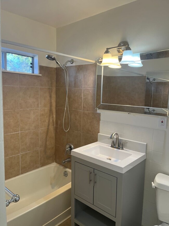 Building Photo - 2172 Felspar St