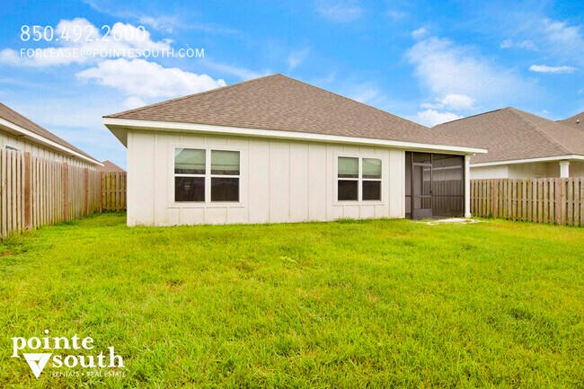 Building Photo - 390 Gemini St