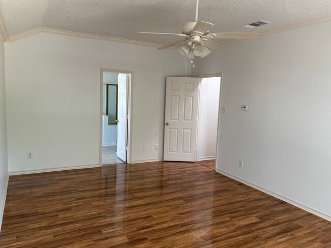 Building Photo - 514 Big Oak Ct