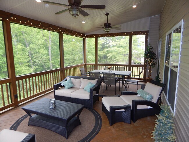 Building Photo - 424 Sheltered Cove Court