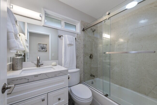 Building Photo - Three bedroom, Two bath, Single level home.