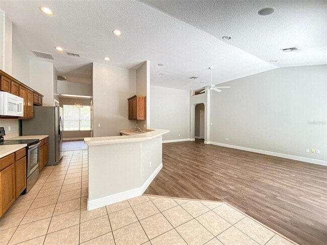 Building Photo - 3018 Lakewood Pointe Dr