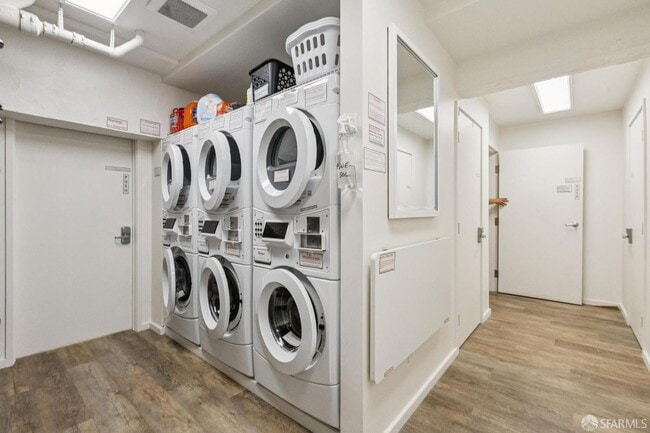 Building Photo - 1831 Grant Ave