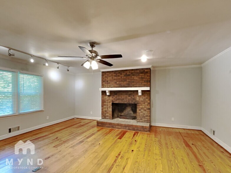 Building Photo - 1600 Arden Dr SW