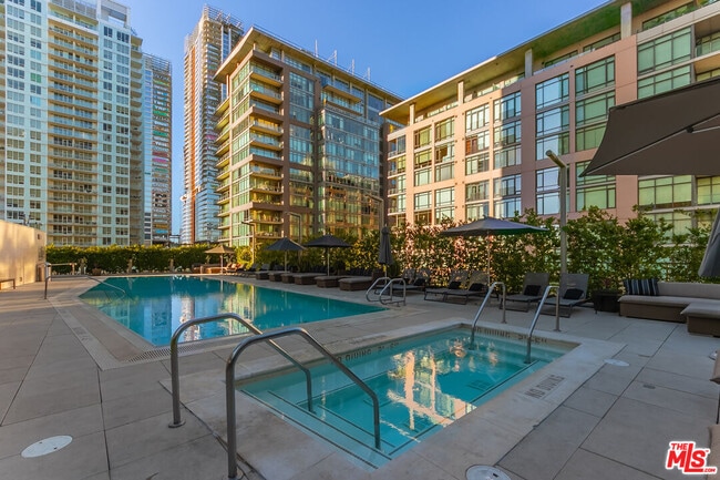 Building Photo - 1155 S Grand Ave