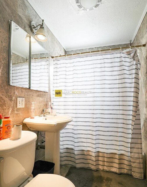 Building Photo - 6 Oliva Rd