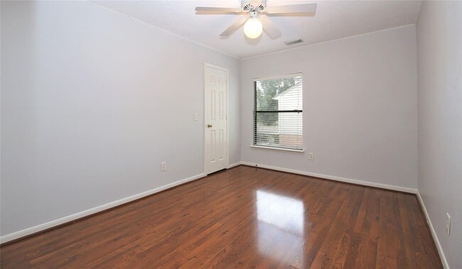 Building Photo - 10419 Pearl Dr