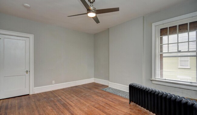 Building Photo - 1692 Bryden Rd