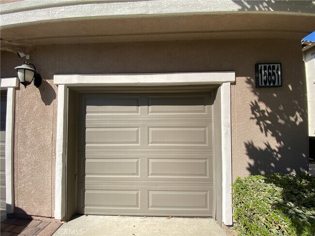 Building Photo - 15651 Vista Way