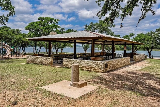 Building Photo - 3 BR/2 BA - 1554 SF Home in LAGO VISTA!!!