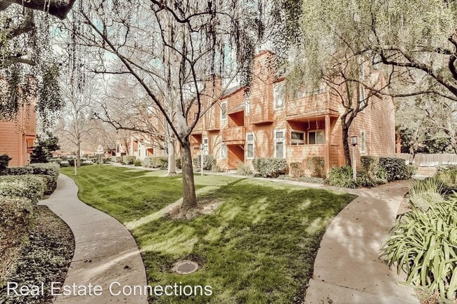 Building Photo - 3 br, 2 bath House - 5314 Borneo Circle