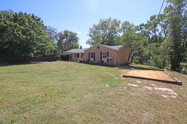 Building Photo - 3404 Friedens Church Rd