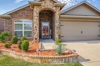 Building Photo - 509 Plum Dr