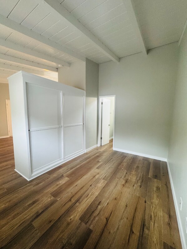 Building Photo - 2026 Hermosa Ave