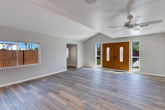 Building Photo - 2348 N 28th Pl