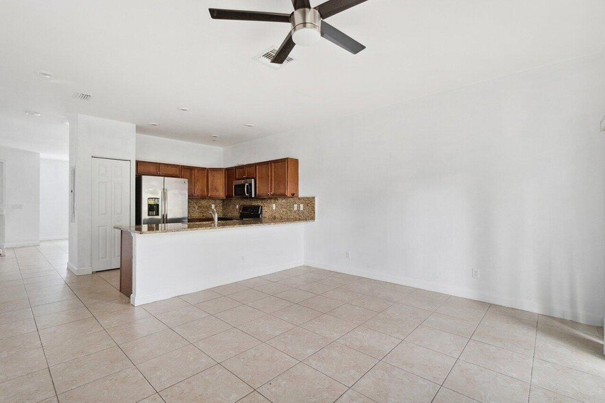 Building Photo - 5288 Ashley River Rd